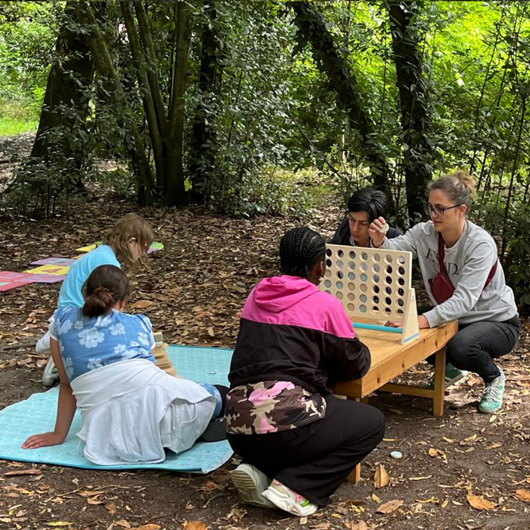 Atelier ludique et pédagogique pour les élèves : expérimentation du développement durable en milieu naturel. - réalisé par Agence Kulte